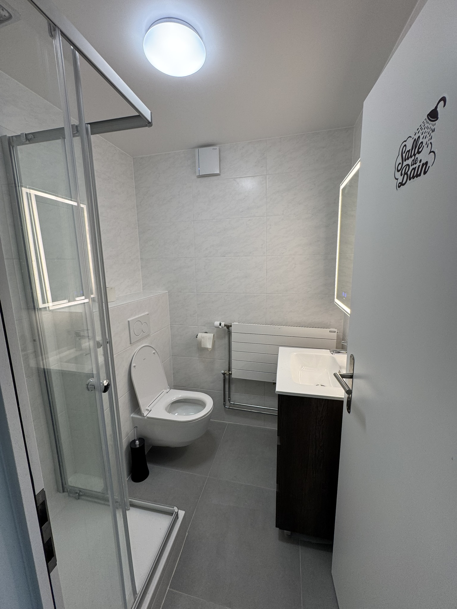 Salle de bain de la chambre 11